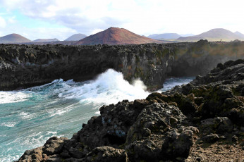 Картинка природа побережье океан скалы залив волны прибой