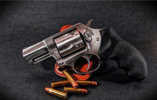 Обои картинки фото оружие, револьверы, барабан, ствол, пули