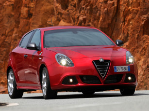 Картинка автомобили alfa+romeo alfa romeo giulietta quadrifoglio verde 940 2014 г красный