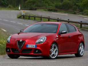 обоя автомобили, alfa romeo, giulietta, alfa, romeo, quadrifoglio, verde, 940, 2014, г, красный