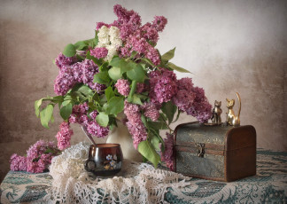 Картинка цветы сирень букет сундучок