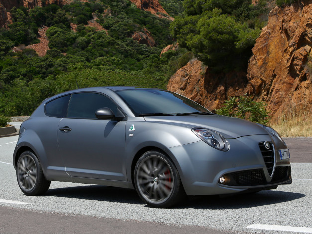 Обои картинки фото автомобили, alfa romeo, mito, verde, 955, quadrifoglio, 2014, г, alfa, romeo, темный