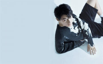 Картинка мужчины wang+zhuocheng акер свитер шорты