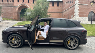 Картинка автомобили -авто+с+девушками porsche cayenne