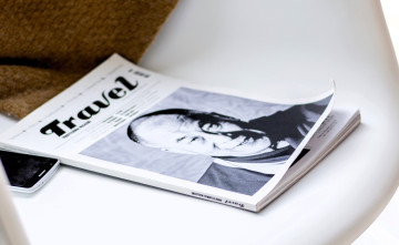 обоя разное, канцелярия,  книги, журнал, телефон, стул