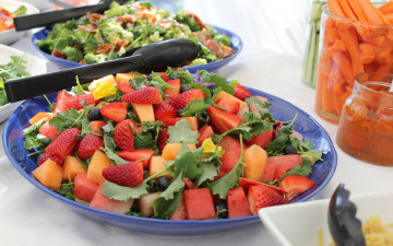 обоя еда, салаты,  закуски, фрукты, ягоды, салат, клубника, арбуз