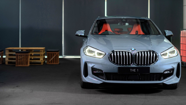 Обои картинки фото bmw 118i m sport, автомобили, bmw, серый, ящики
