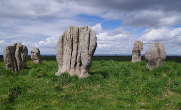 Картинка природа камни минералы глыбы поле трава