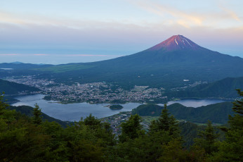 Картинка природа реки озера пейзаж гора город озеро
