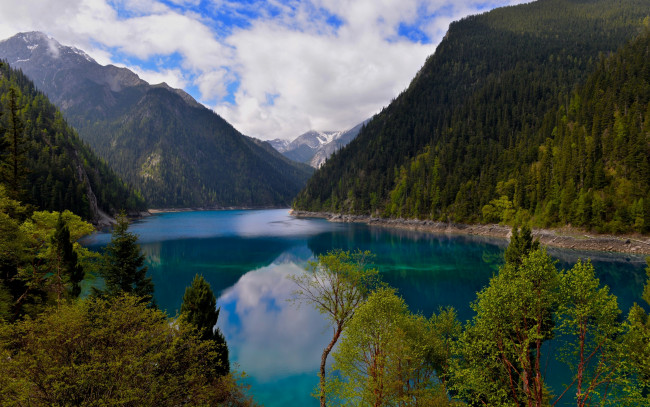 Обои картинки фото природа, реки, озера, заповедник, китай, сычуань, цзючжайгоу, длинное, озеро, minshan, горы, china, sichuan, jiuzhaigou, long, lake