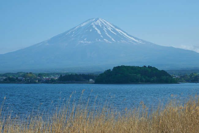 Обои картинки фото природа, реки, озера, камыш, гора, пейзаж, небо