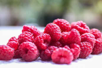 Картинка еда малина ягода много