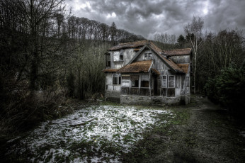 Картинка города -+здания +дома весна снег дом