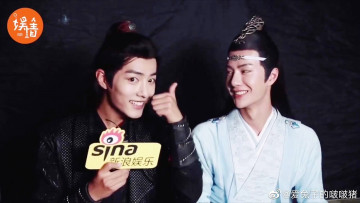 Картинка разное знаменитости сяо чжань ван ибо костюмы жест микрофон