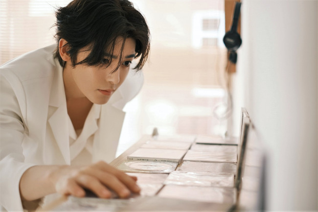 Обои картинки фото мужчины, hou ming hao, актер, пиджак