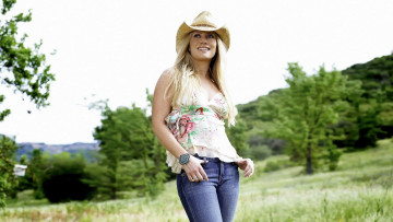 Картинка Emily+Procter девушки   блондинка джинсы браслет шляпа