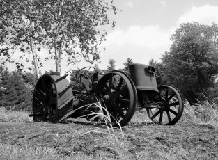 Картинка разное развалины руины металлолом трактор