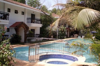 Картинка индия гоа интерьер бассейны открытые площадки курорт