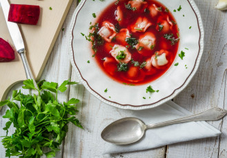 Картинка еда первые блюда ложка борщ свекольник клёцки петрушка