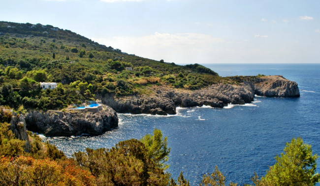 Обои картинки фото la, punta, campetiello, il, fortino, di, mesolaморе, залив, берег, лес, панорама, природа, побережье, море, леса