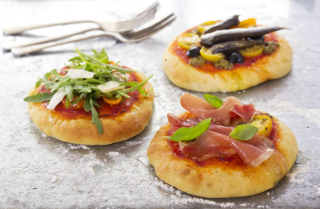 Обои картинки фото еда, пицца, мини-пиццы