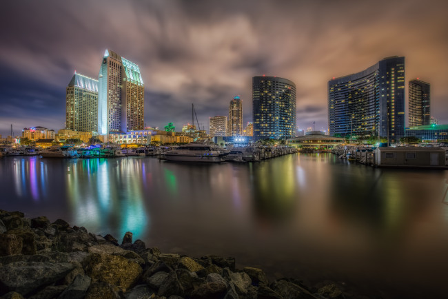 Обои картинки фото города, сан, диего, сша, яхты, ночь, здания