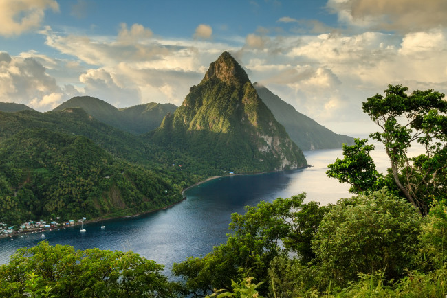 Обои картинки фото soufriere, saint, lucia, природа, горы, pitons, caribbean, суфриер, сент-люсия, вест-индия, вулканы