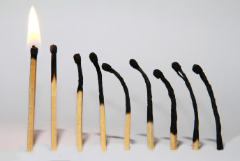 Картинка разное курительные+принадлежности +спички огонь