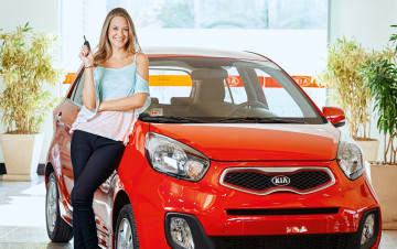 Картинка автомобили -авто+с+девушками kia