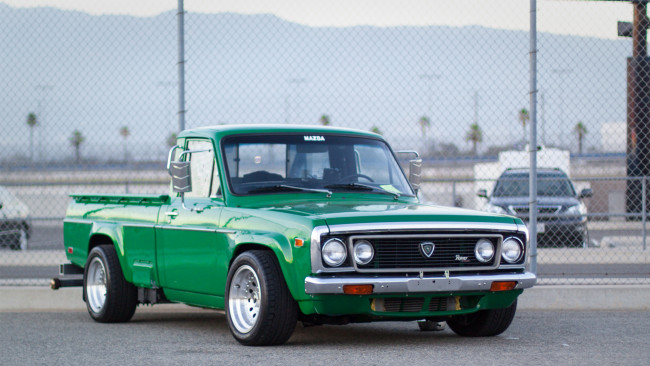 Обои картинки фото автомобили, выставки и уличные фото, mazda