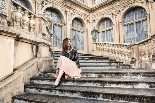 Обои картинки фото девушки, -unsort , азиатки, здание, азиатка, девушка