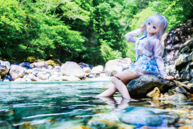 Обои картинки фото разное, игрушки, деревья, отдых, вода, лето, кукла, камни, река