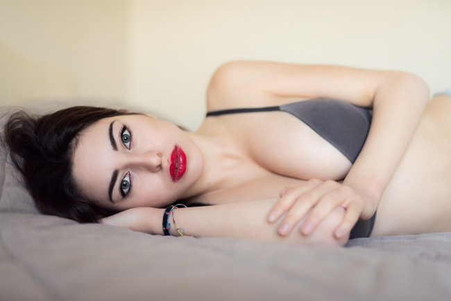 Обои картинки фото девушка, девушки, -unsort , брюнетки, темноволосые, модель