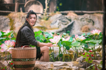 Картинка кино+фильмы the+untamed вэй усянь лотосы корзина