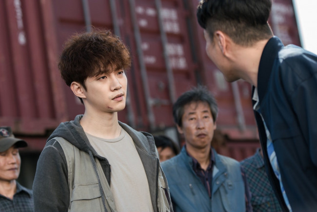 Обои картинки фото кино фильмы, just between lovers, мужчины, ссора, контейнер