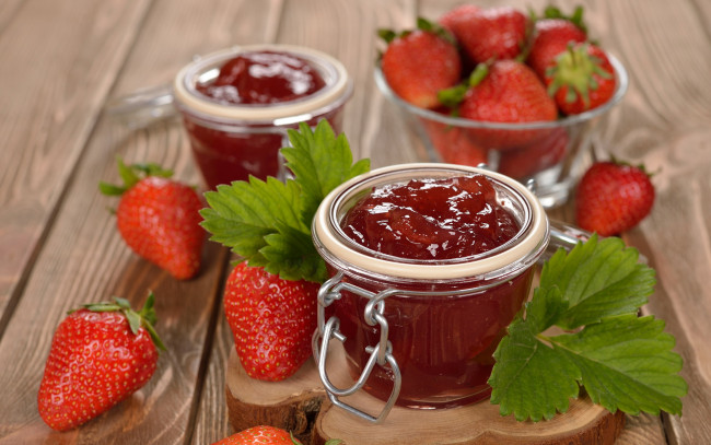 Обои картинки фото еда, мёд,  варенье,  повидло,  джем, клубничный, джем, ягоды, клубника