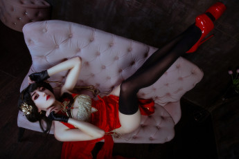 Картинка momo+cosplay девушки momo девушка женщина брюнетка темноволосая сексуальная модель звезда позирует разная обувь верхняя стильная одежда нижнее эротическое бельё трусы лифчик колготки чулки аксессуары макияж и множество элементов на фотографии