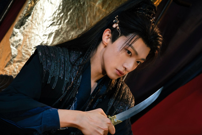 Обои картинки фото кино фильмы, the glory, парень, кинжал