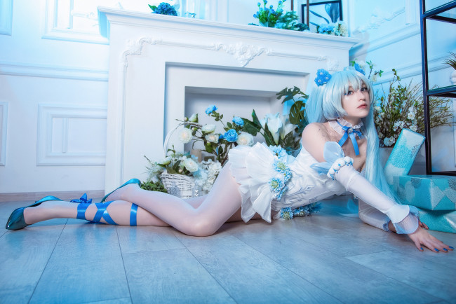 Обои картинки фото momo cosplay, девушки, momo, девушка, женщина, разноцветная, сексуальная, модель, звезда, позирует, разная, обувь, верхняя, стильная, одежда, нижнее, эротическое, бельё, трусы, лифчик, аксессуары, макияж, колготки, чулки, и, множество, элементов, на, фотографии