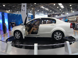 Картинка автомобили выставки уличные фото