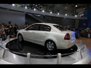 Картинка автомобили выставки уличные фото