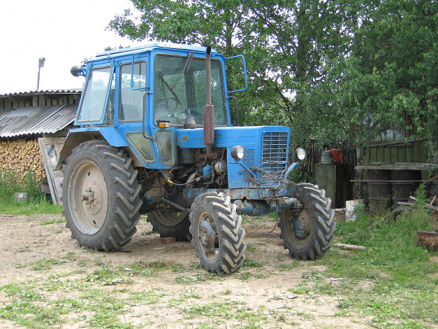 Обои картинки фото техника, тракторы, деревня, колхоз, тракторист