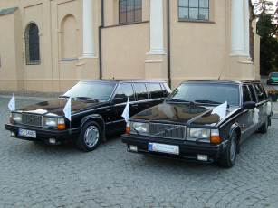 Картинка автомобили выставки уличные фото