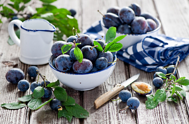 Обои картинки фото еда, персики, сливы, абрикосы