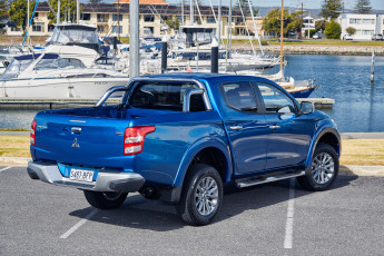 Картинка автомобили mitsubishi double triton 2015г au-spec cab