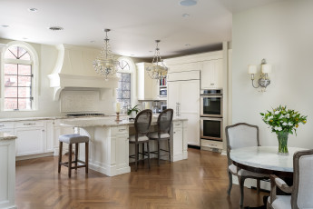 Картинка интерьер кухня стулья мебель люстра дизайн бра стол