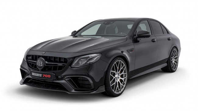 Обои картинки фото brabus 700 based on the mercedes e 63-s 4matic sedan 2017, автомобили, brabus, e, 63-s, mercedes, based, 700, 2017, 4matic, sedan