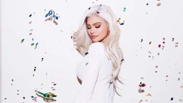 Картинка kylie+jenner photoshoot+2018 девушки знаменитости 2018 kylie jenner блондинка кайли дженнер модель