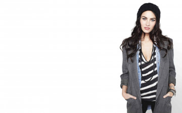 Картинка девушки megan+fox пальто брюнетка шапка актриса