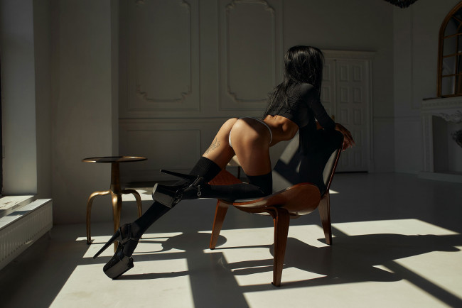 Обои картинки фото девушка - girl, девушки, - брюнетки,  шатенки, девушка, брюнетка, сексуальная, милая, модель, красивая, супер, сладкая, симпатичная, классная, нежная, идеальная, яркая, игривая, великолепная, обаятельная, жгучая, спокойная, удивительная